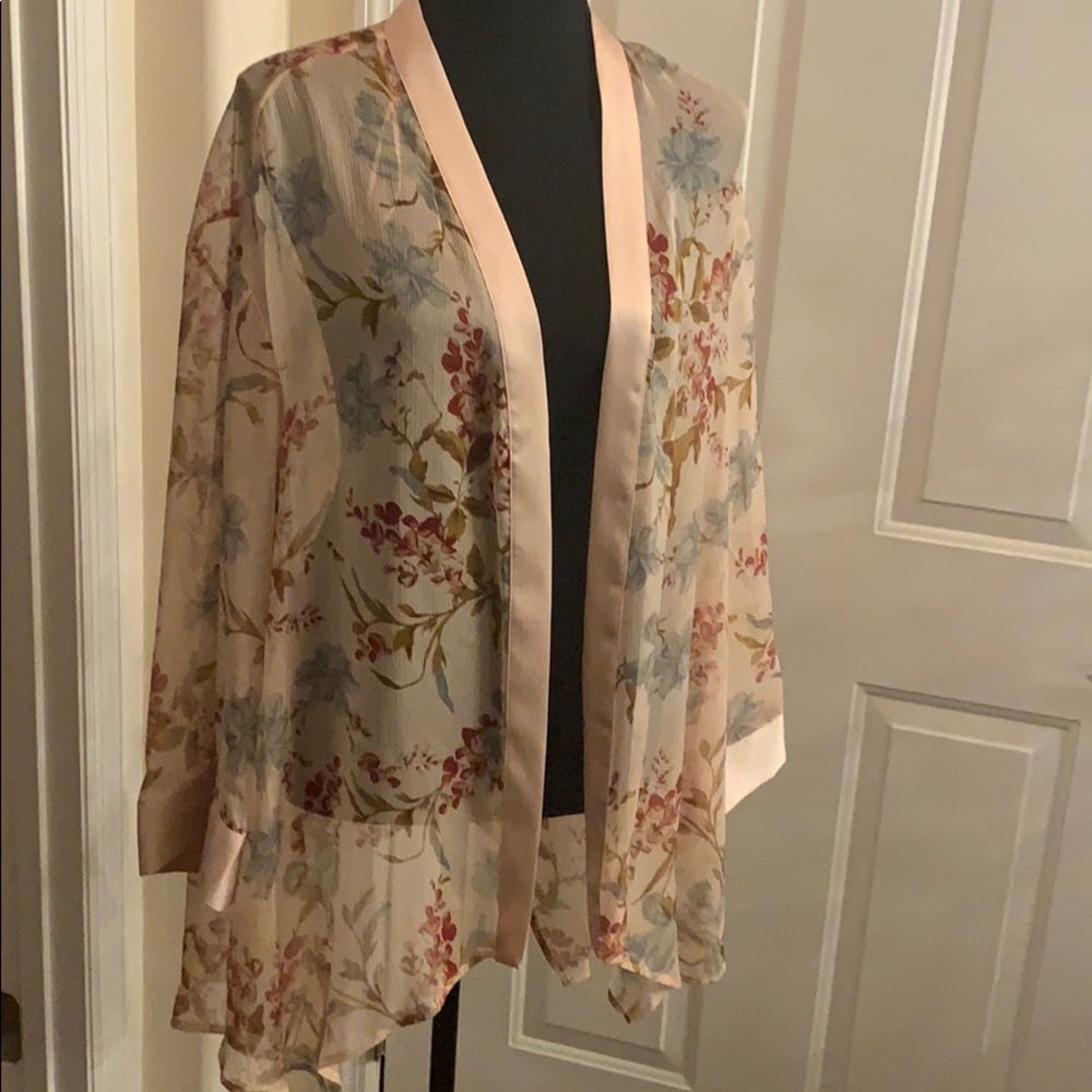 Vince Camuto Floral Satin Trimmed Kimono- Oasis Bloom - 1X
